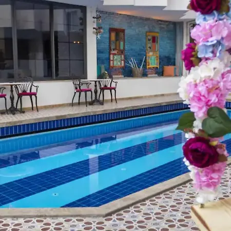 Azuu Bohem Otel Antalya